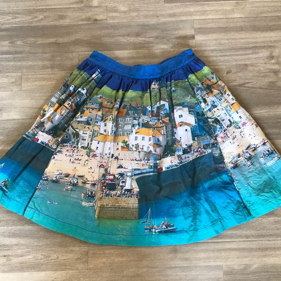 Boden Dresses & Skirts - Adorable Boden skirt, size 4, like new!